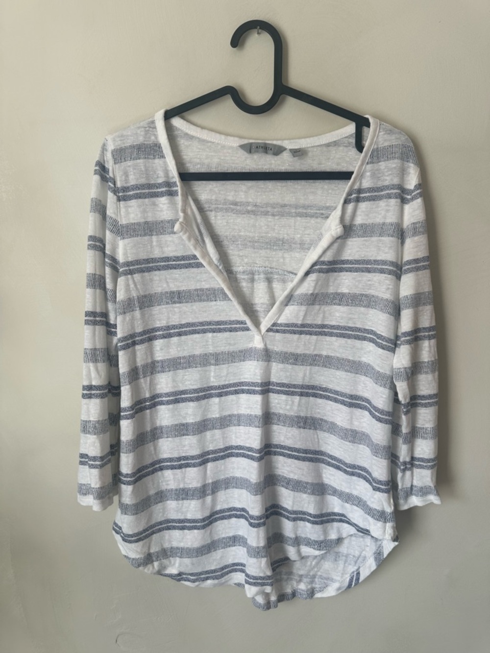 Athleta White & Blue Striped Linen V-Neck Top Lightweight Sweater Size Small